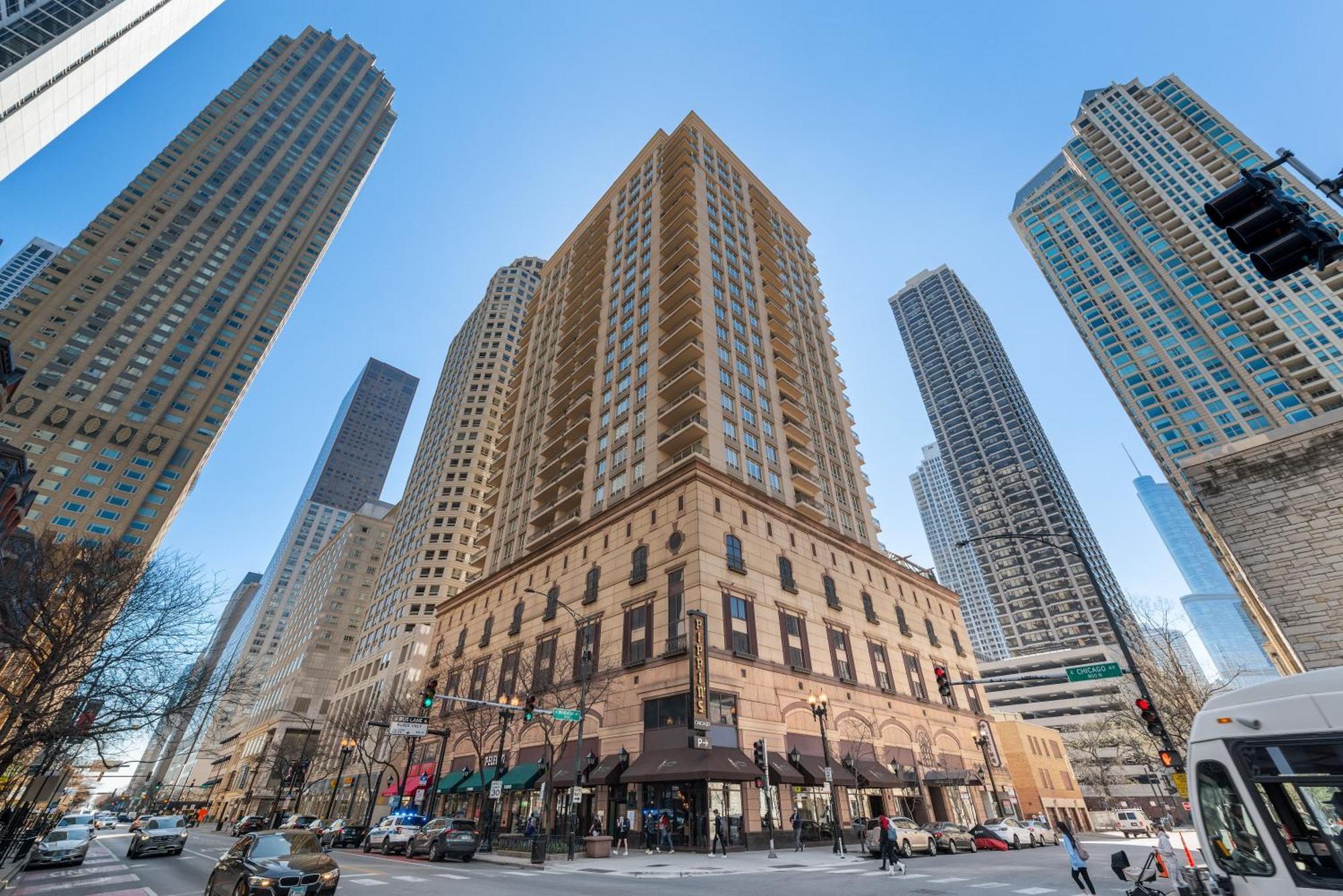 The Bernardin Gold Coast Luxury Apartments Near Magnificent Mile Чикаго Стая снимка