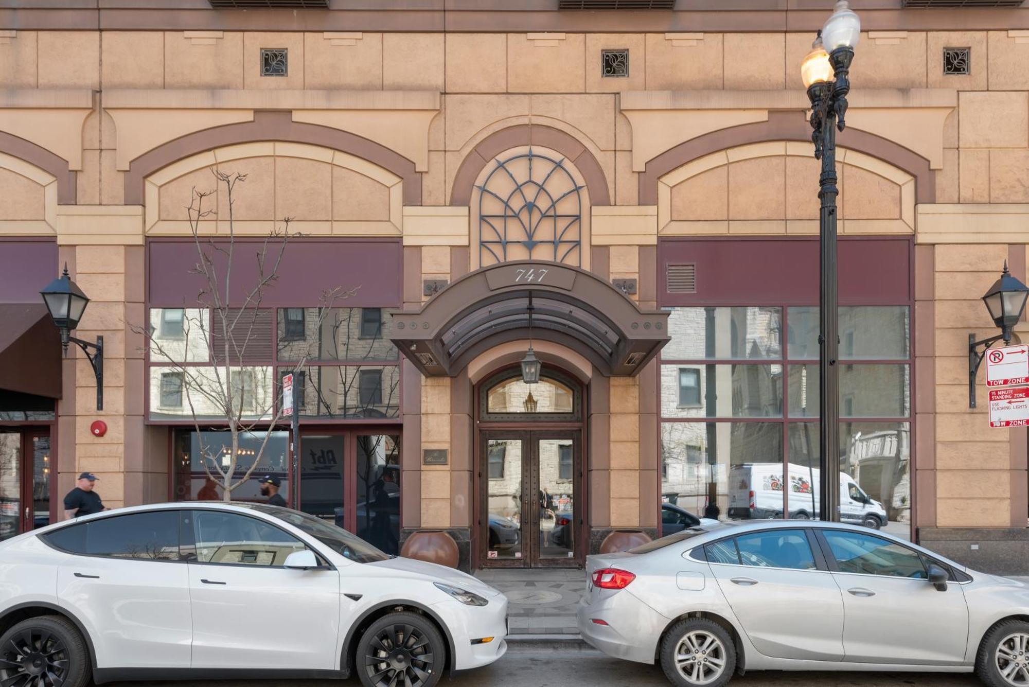 The Bernardin Gold Coast Luxury Apartments Near Magnificent Mile Чикаго Екстериор снимка