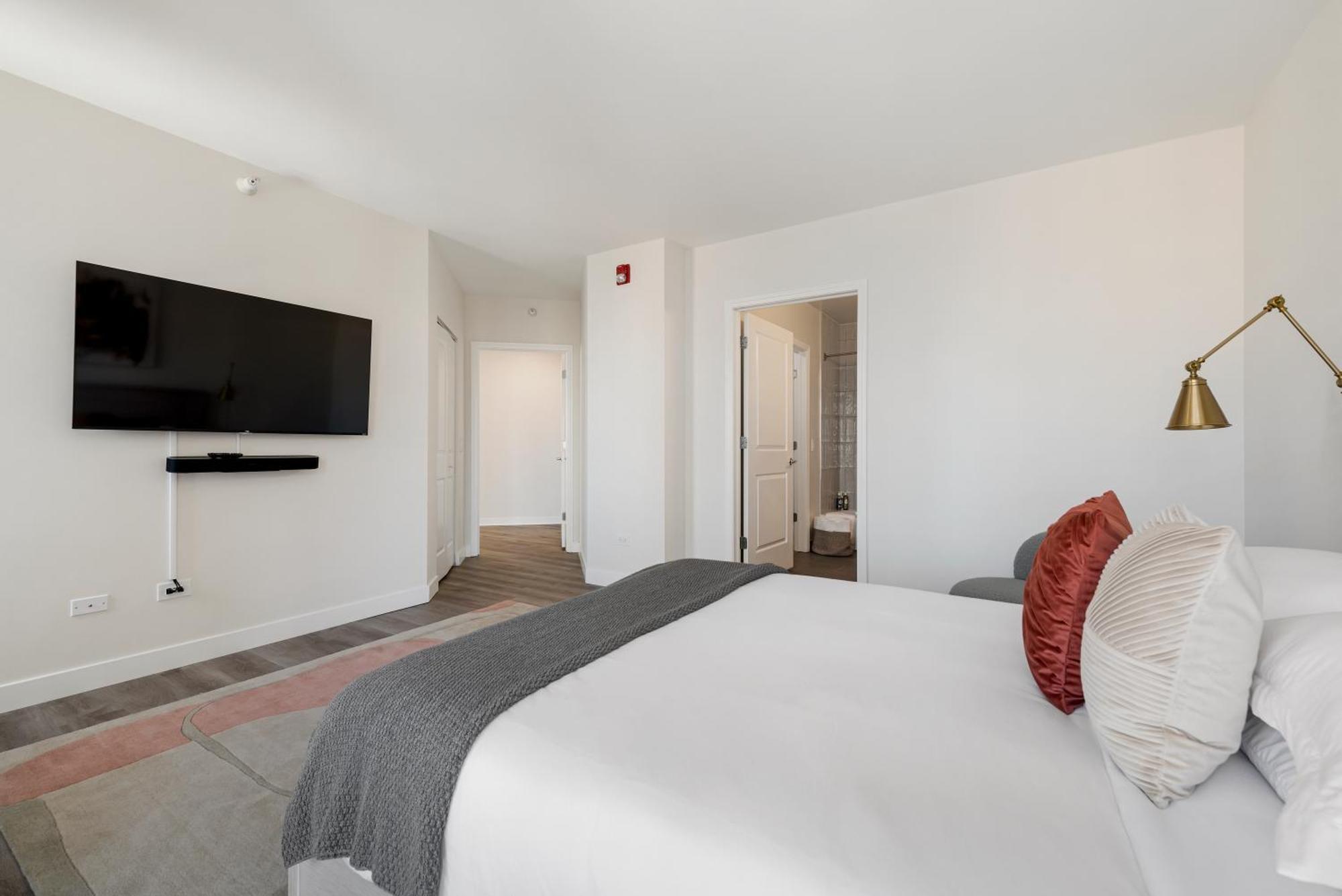 The Bernardin Gold Coast Luxury Apartments Near Magnificent Mile Чикаго Екстериор снимка