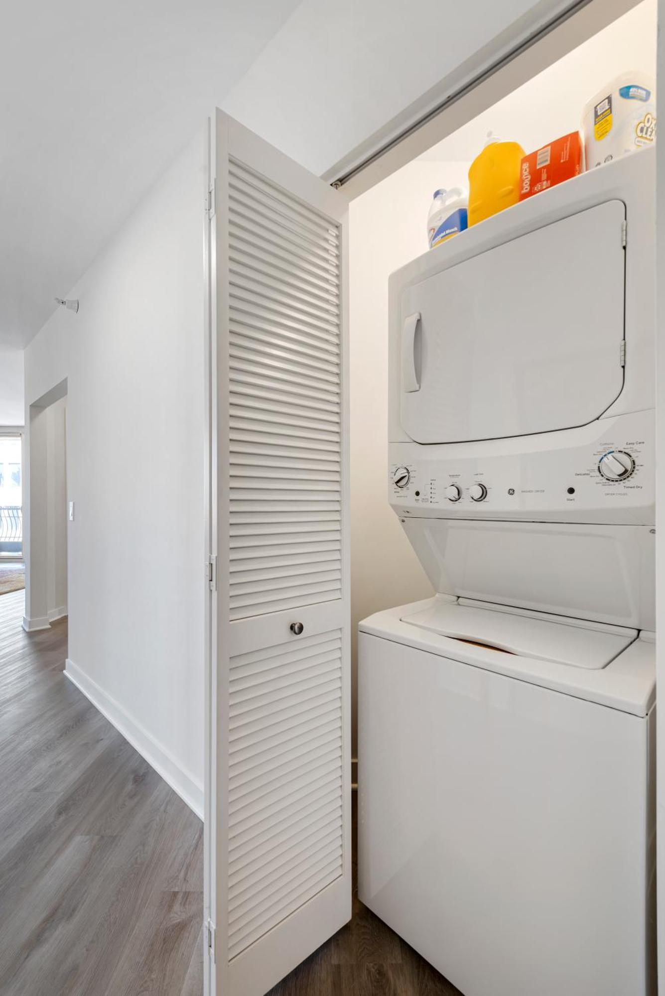 The Bernardin Gold Coast Luxury Apartments Near Magnificent Mile Чикаго Екстериор снимка
