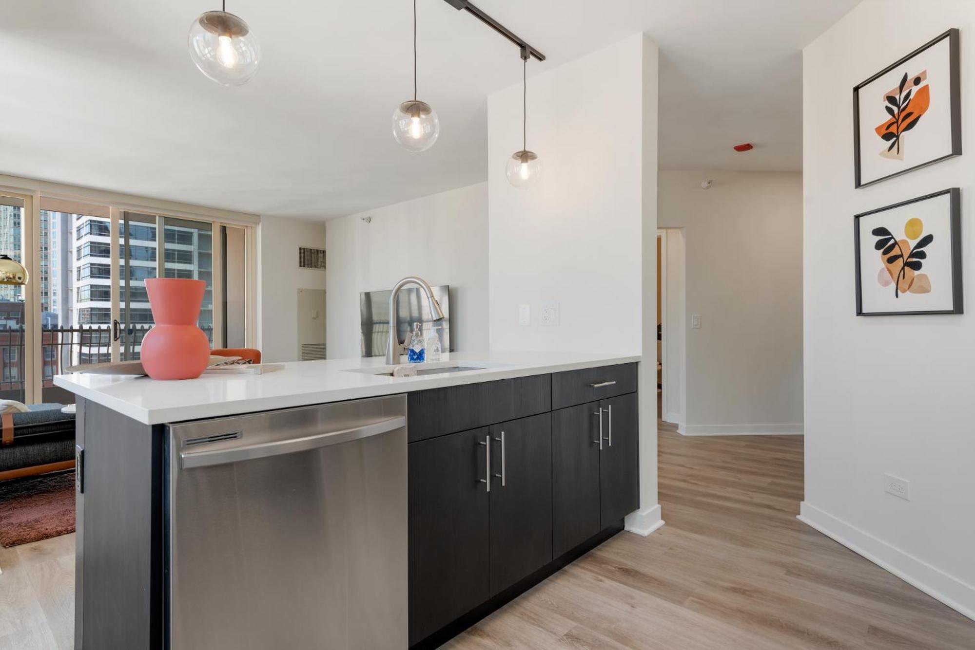 The Bernardin Gold Coast Luxury Apartments Near Magnificent Mile Чикаго Екстериор снимка
