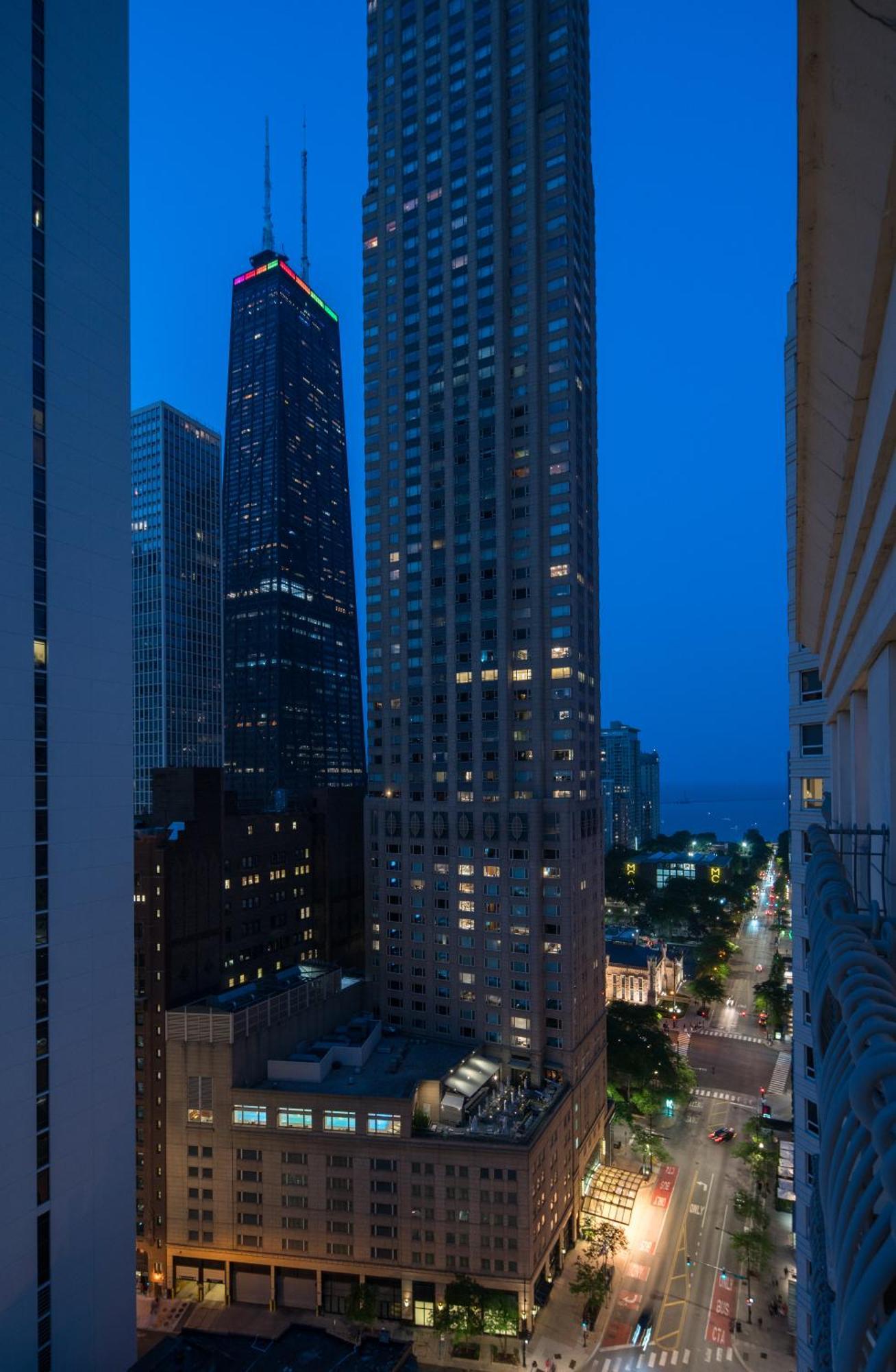 The Bernardin Gold Coast Luxury Apartments Near Magnificent Mile Чикаго Екстериор снимка
